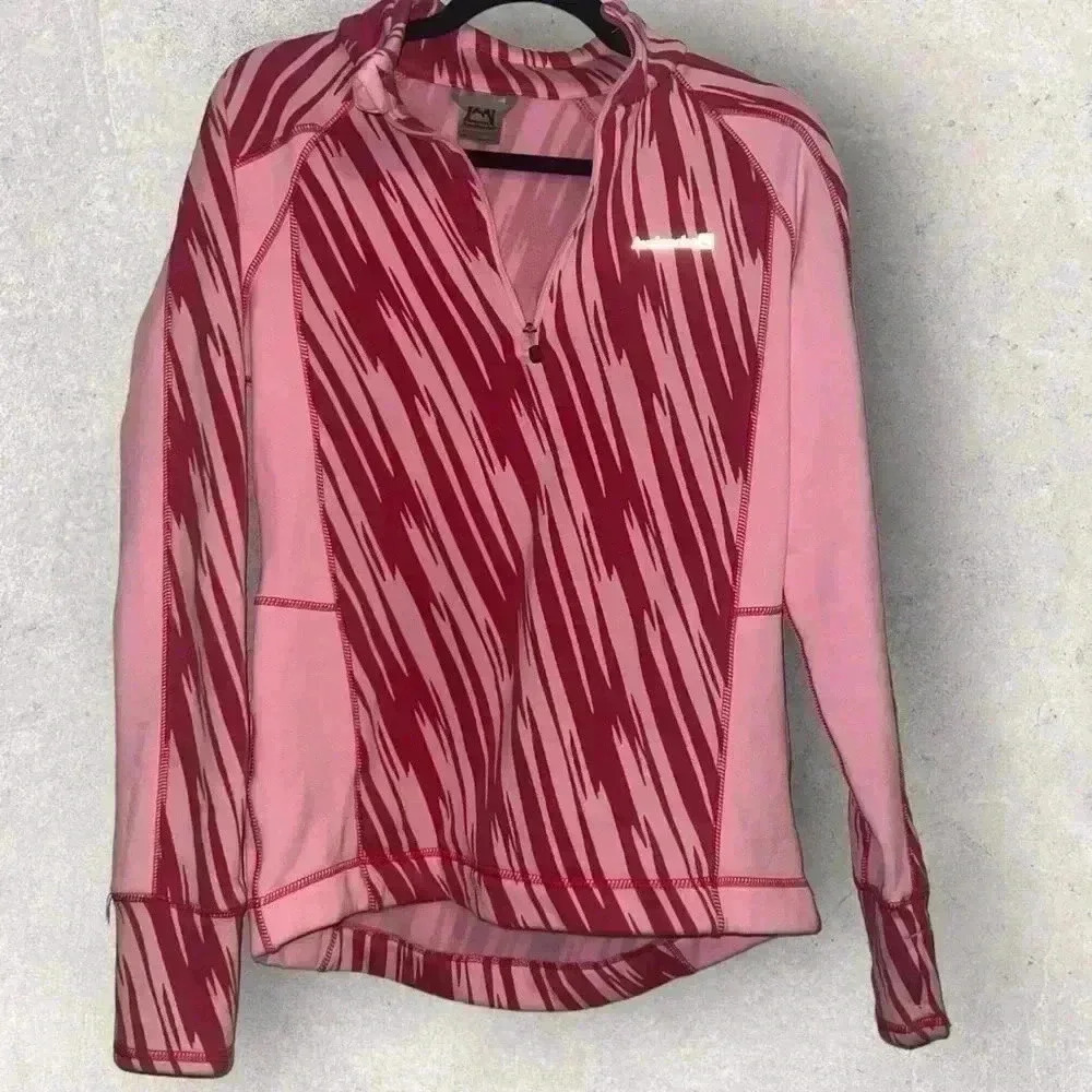 Avalanche pullover‎ size medium